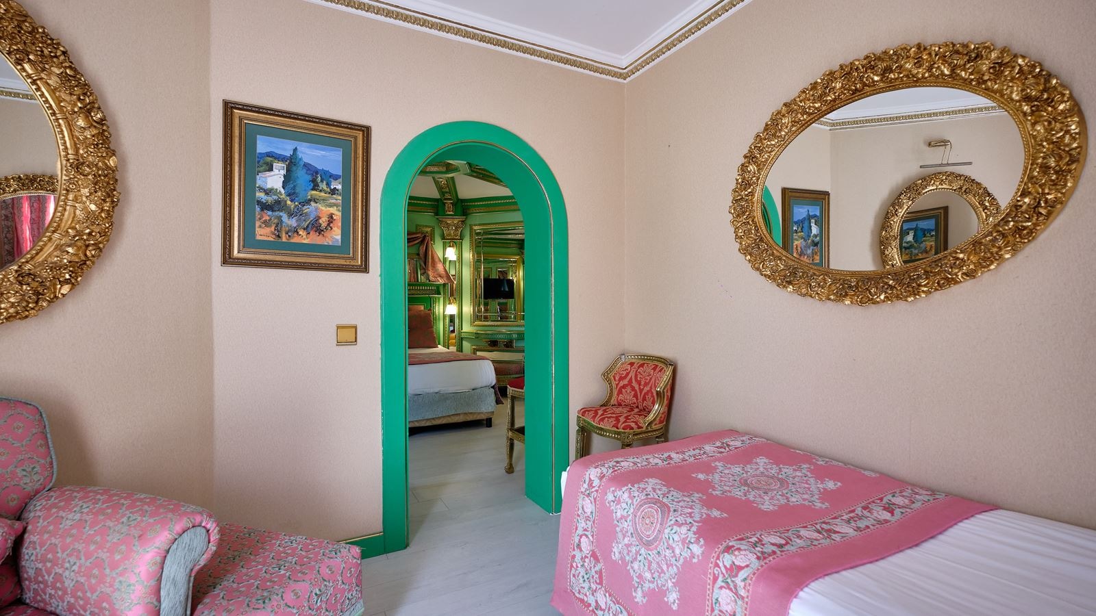 rooms-club-family-room