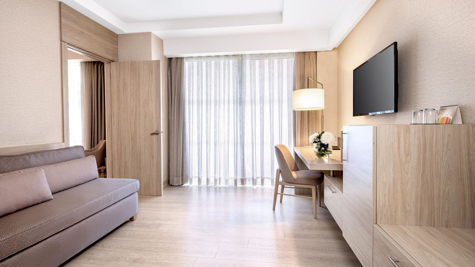 rooms-deluxe-junior-suite