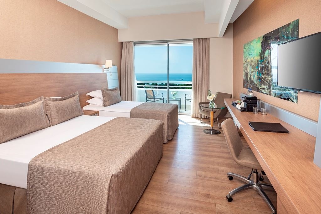 rooms-deluxe-standard-land-view