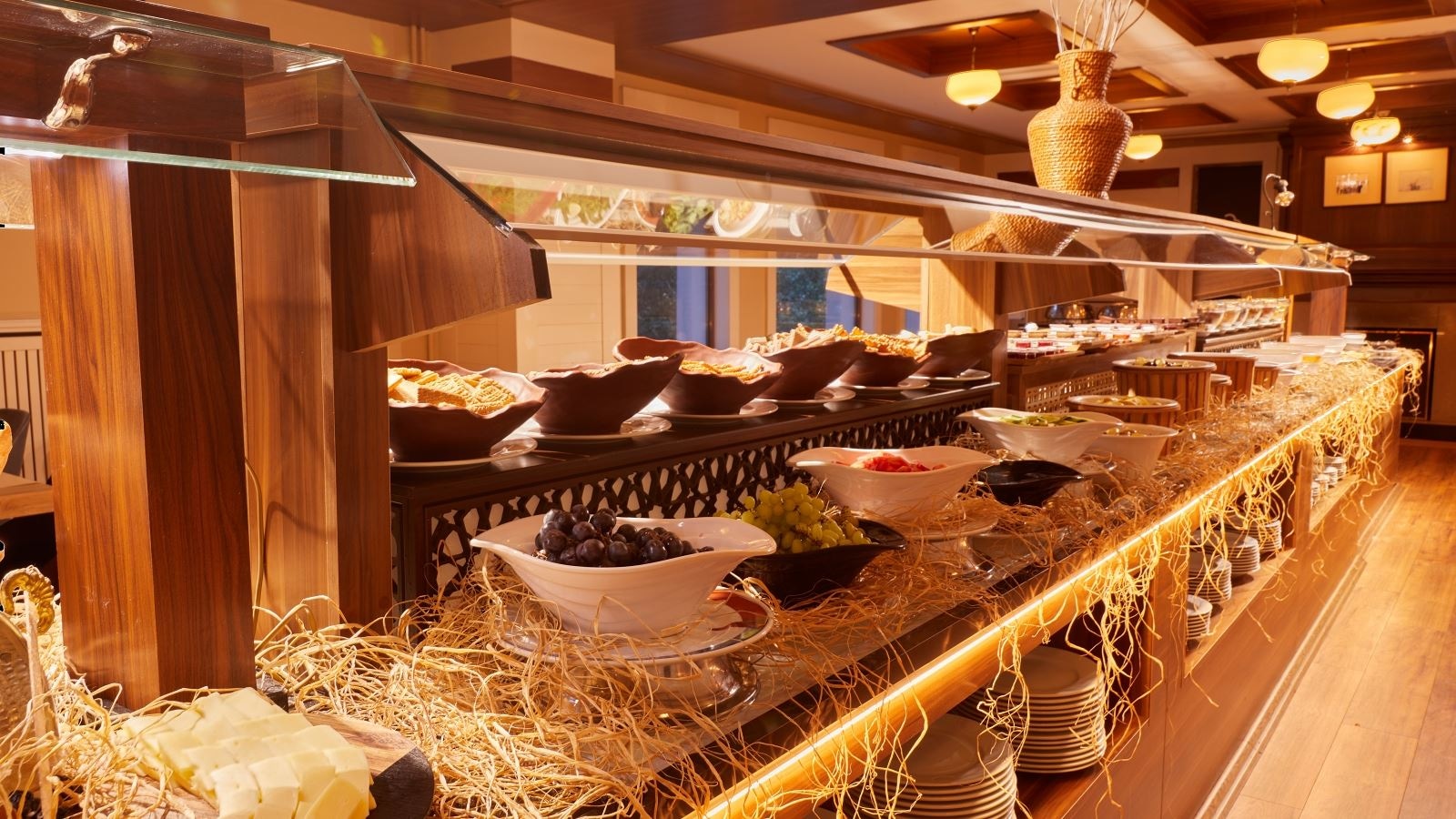 restaurants-restaurant