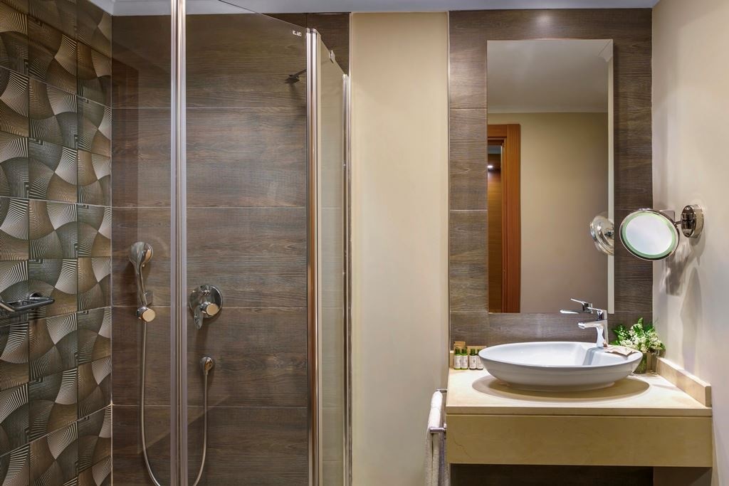 rooms-junior-suite-side-sea-view