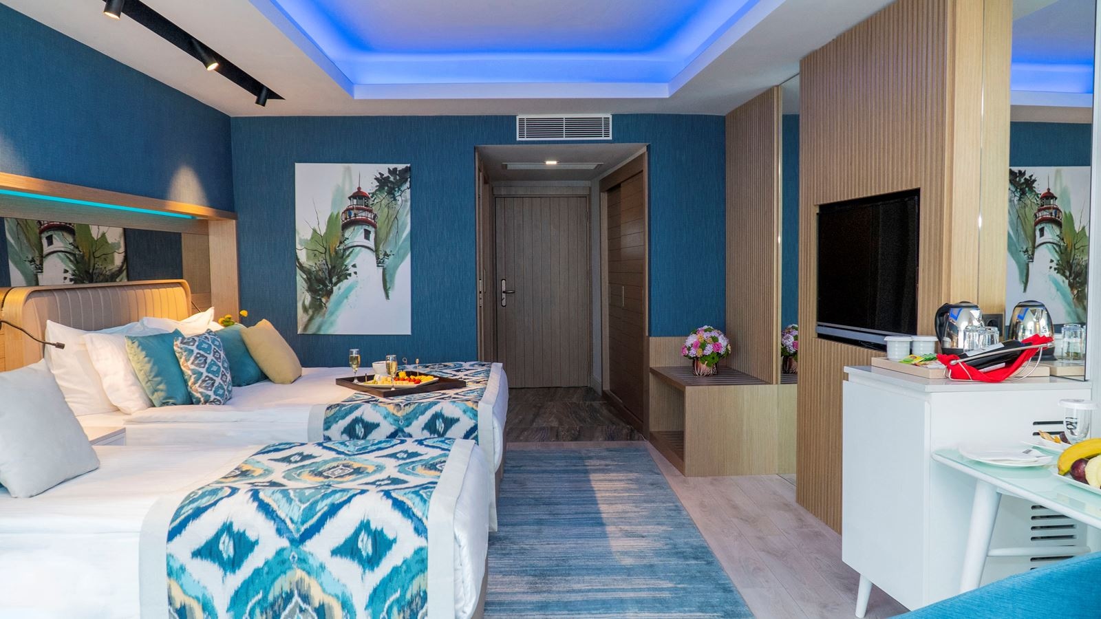 rooms-superior-standard-room-land-view-with-balcony