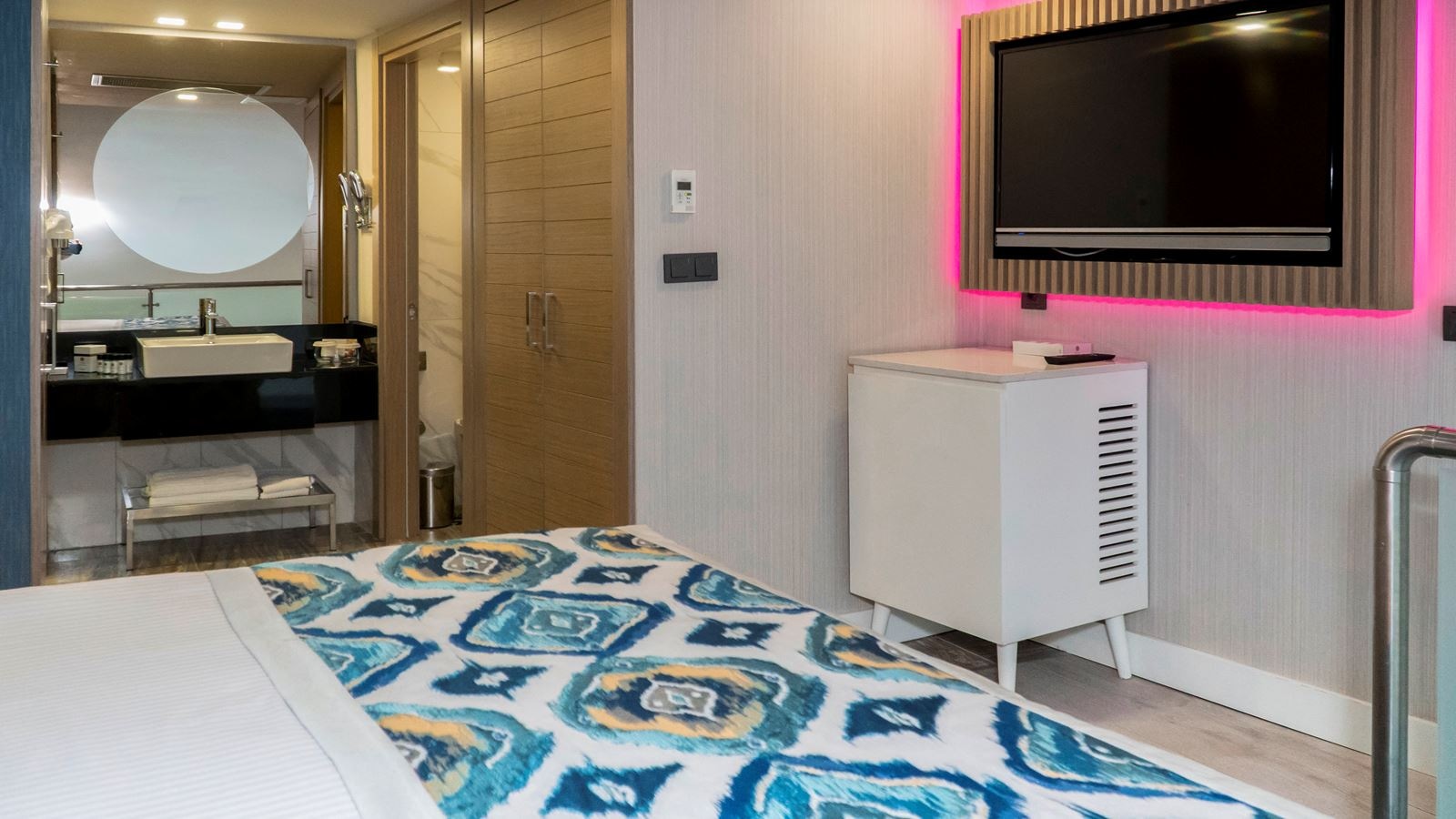 rooms-duplex-family-room