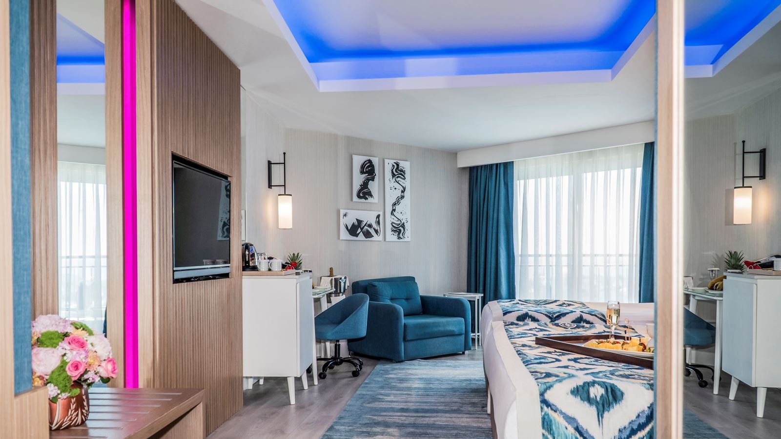 rooms-superior-standard-room-sea-view-with-balcony