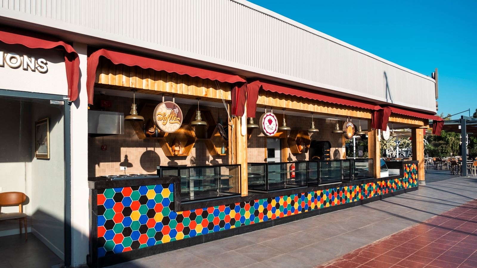 restaurants-main-building