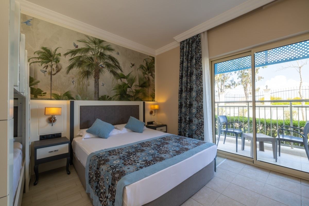 rooms-standard-room-land-view-with-bunkbed