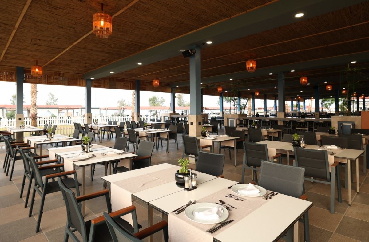 restaurants-snack-restaurant-pool