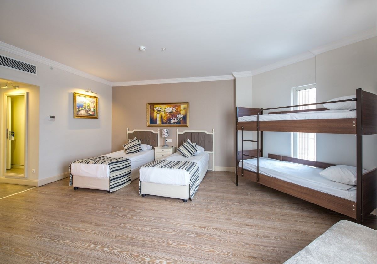 rooms-standard-room-land-view-with-bunkbed