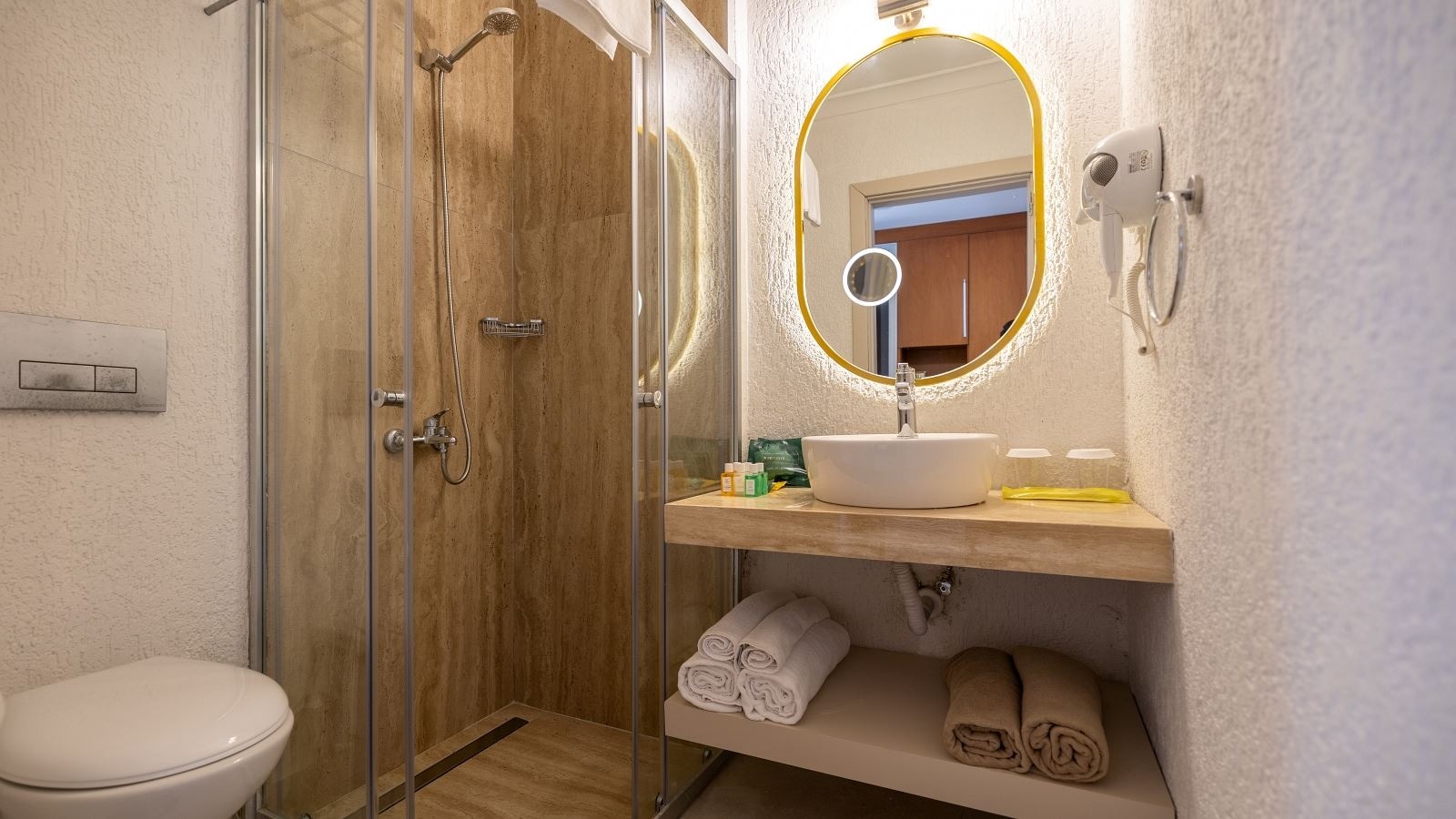 rooms-family-room-with-bunkbed