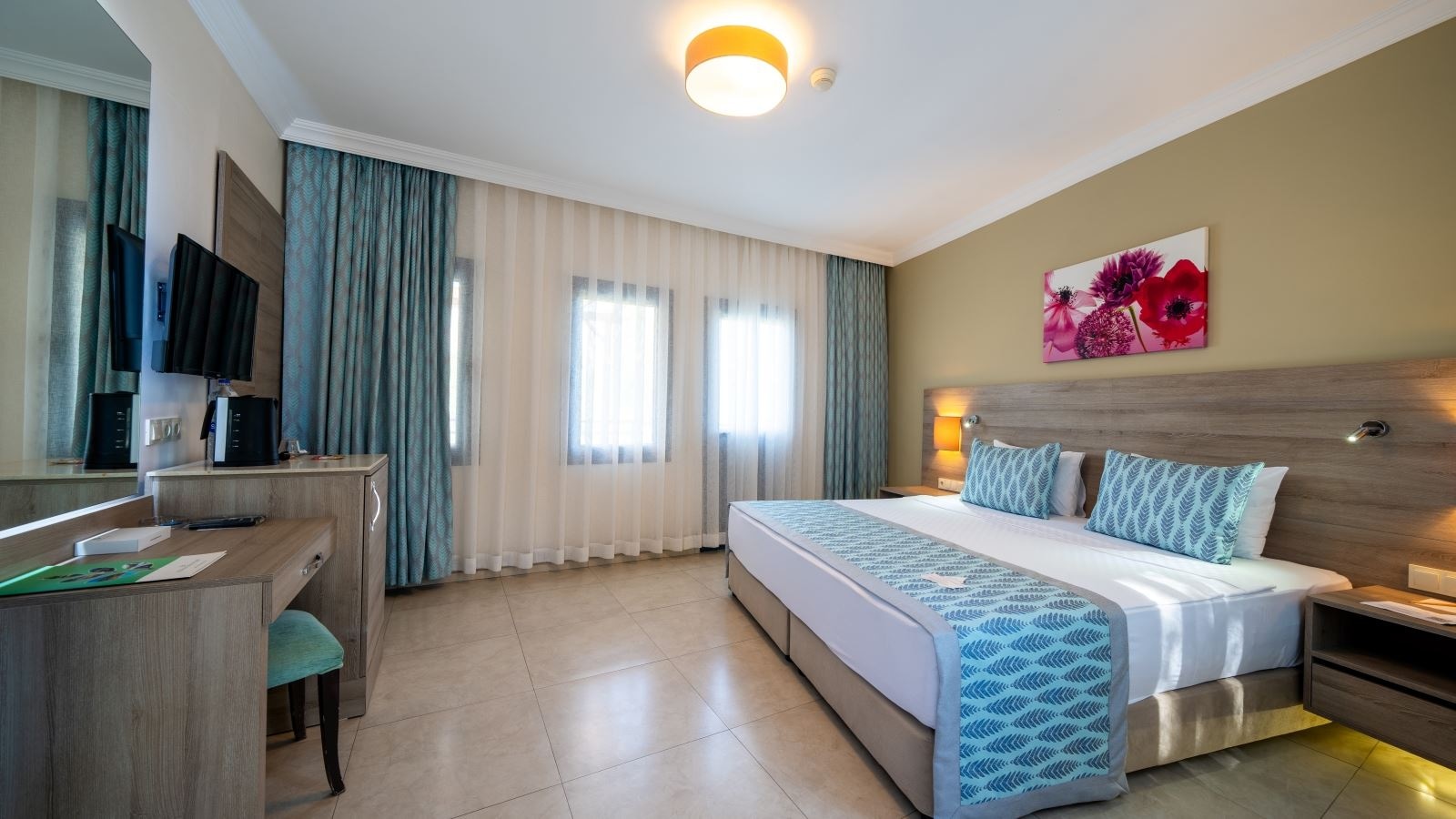 rooms-club-family-room