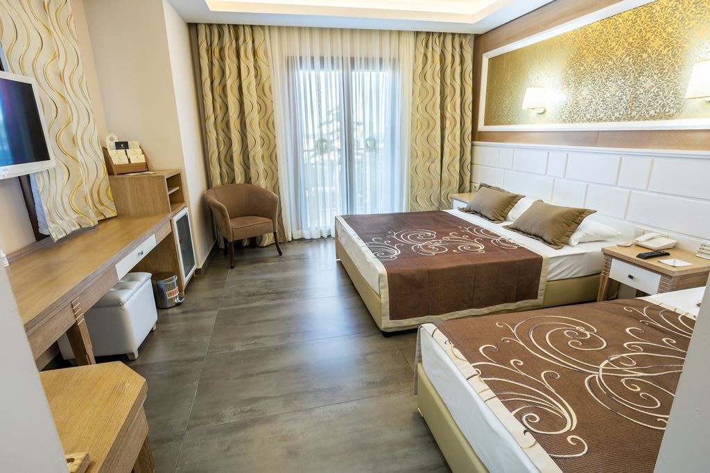 rooms-garden-deluxe-room-sea-view