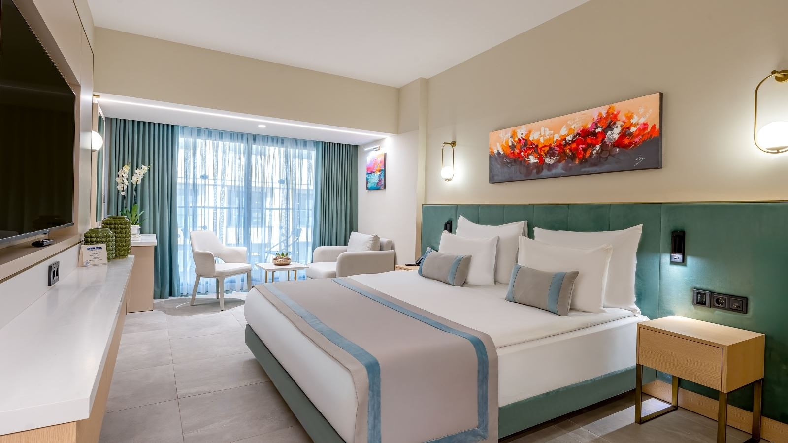 rooms-atrium-room-with-balcony