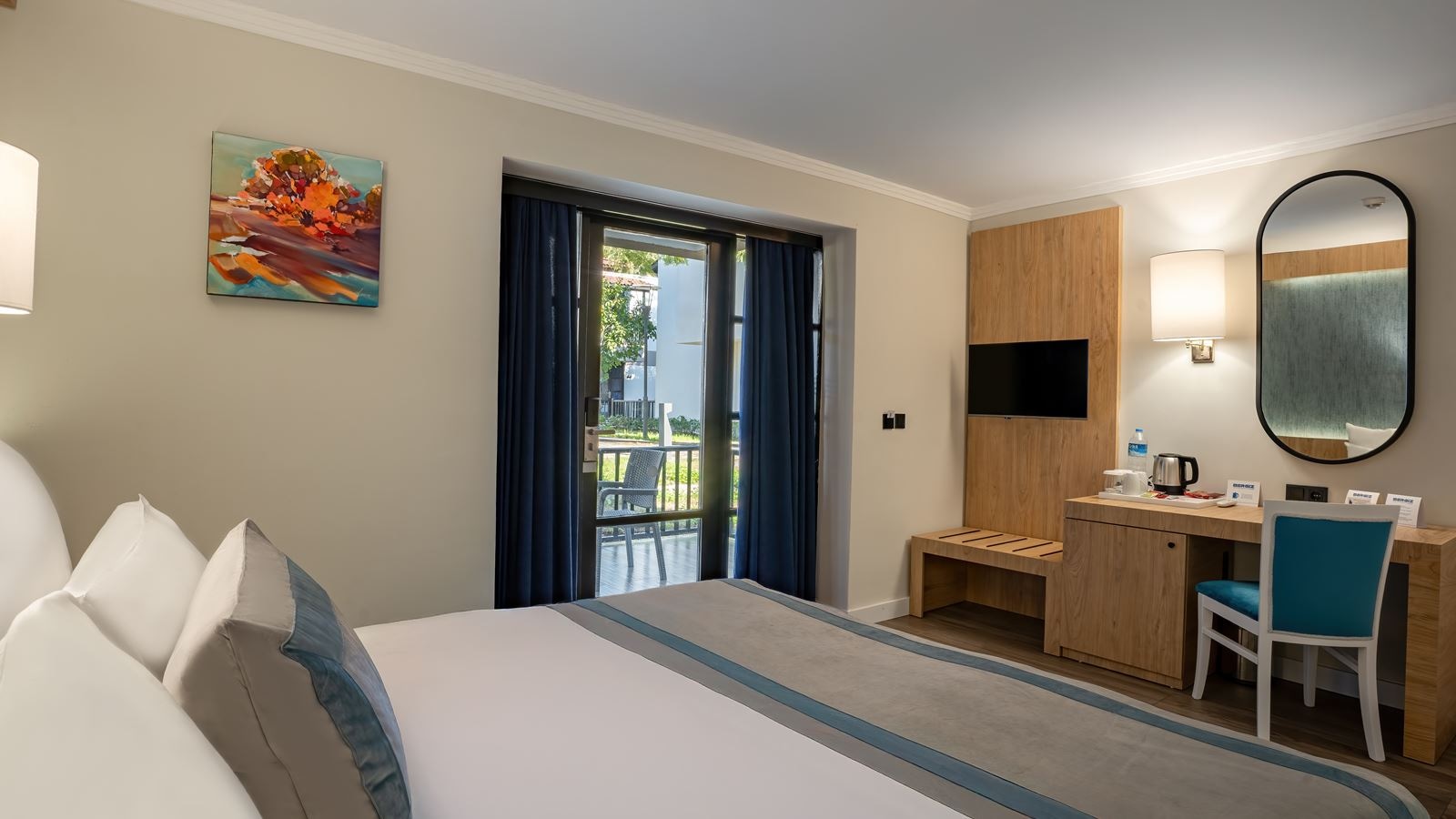 rooms-garden-room-with-balcony