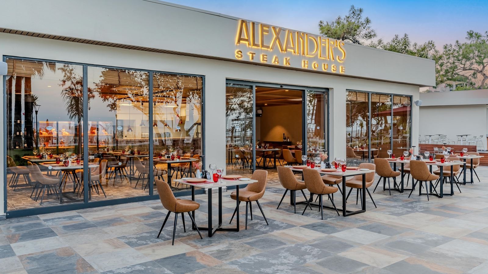 restaurants-alekxanders-steak-house