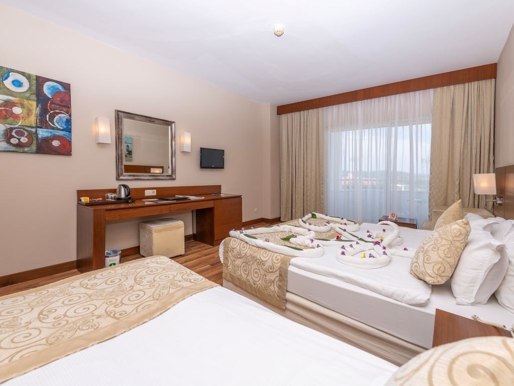 rooms-standard-room-land-view-with-balcony