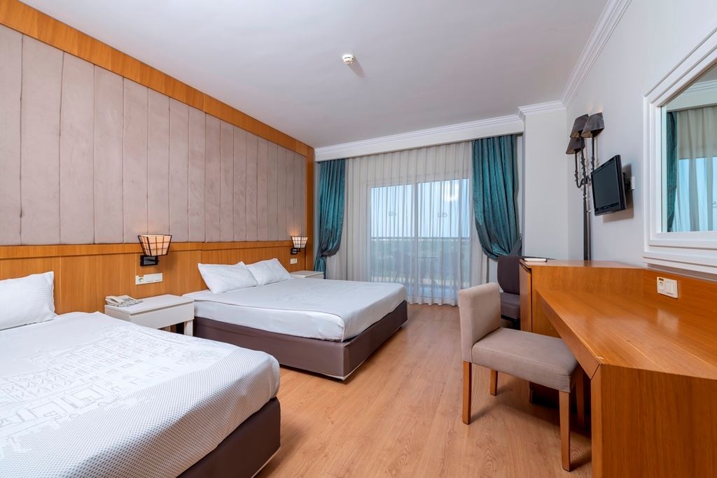 rooms-standard-room-land-view