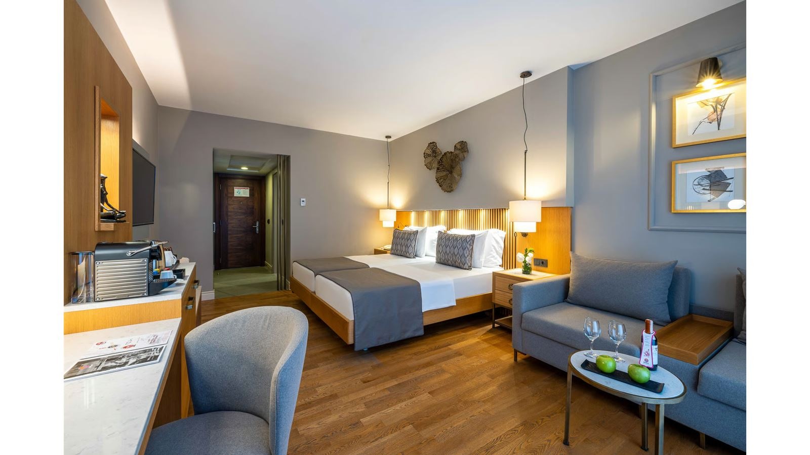 rooms-deluxe-room-garden-view-pet-friendly