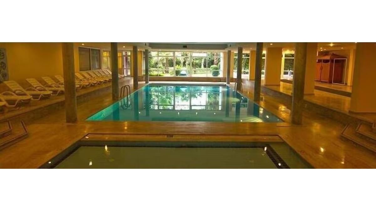 pools-indoor-pool