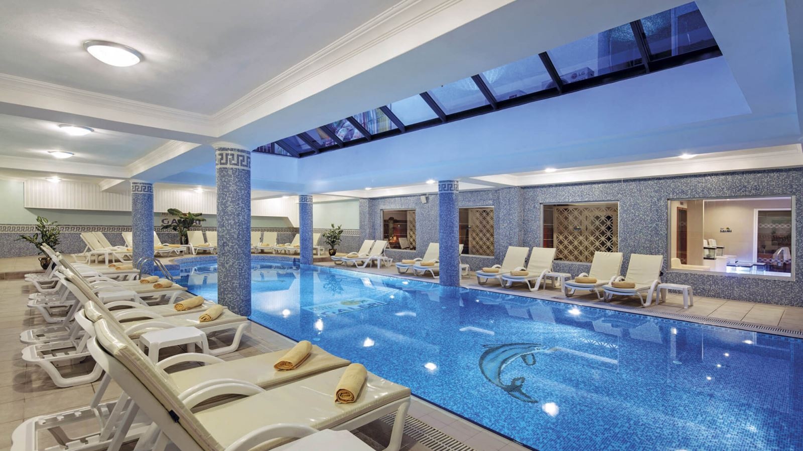 pools-indoor-pool
