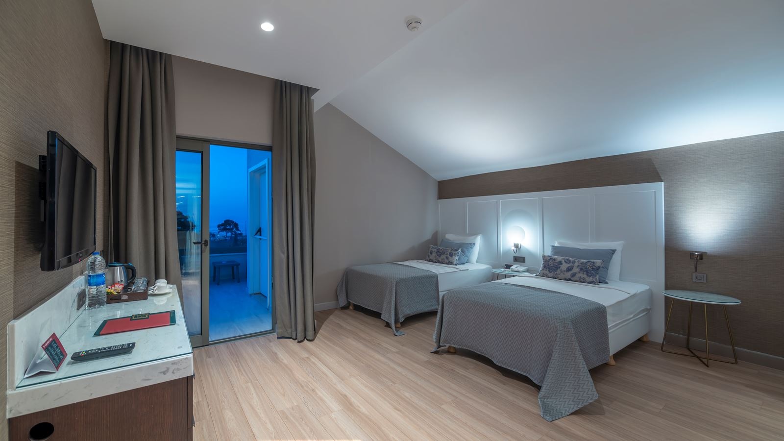 rooms-family-room-superior