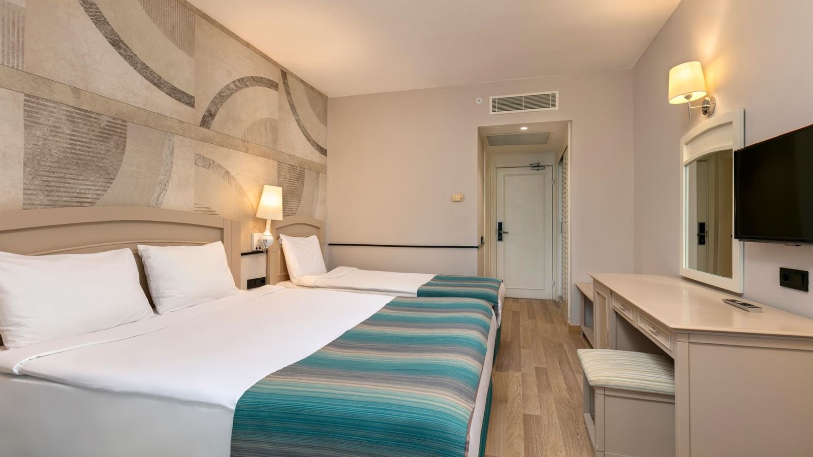 rooms-standard-room-main-building