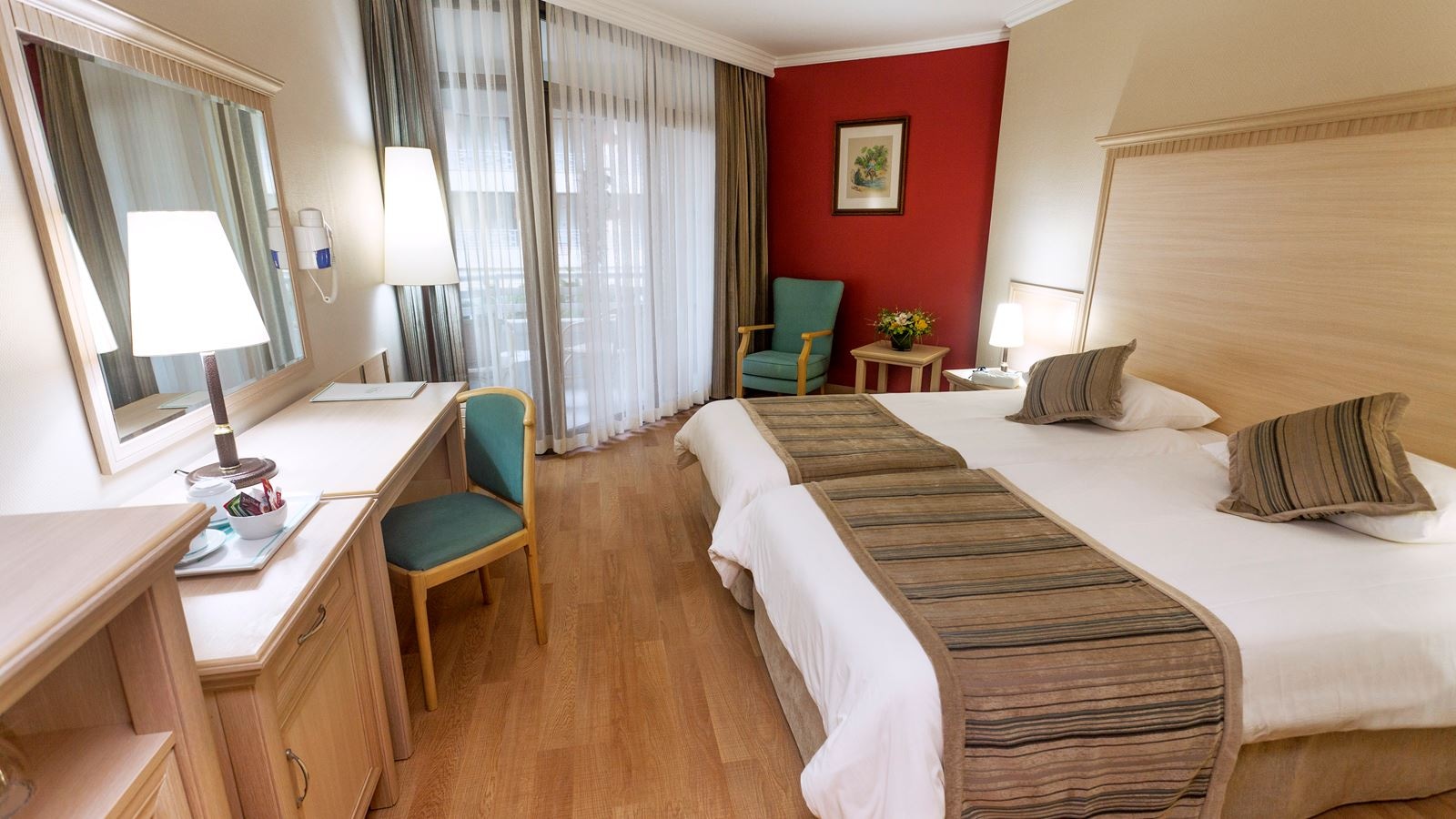 rooms-standard-land-view-room