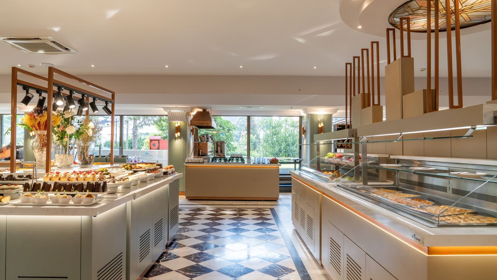 restaurants-aquarius-restaurant