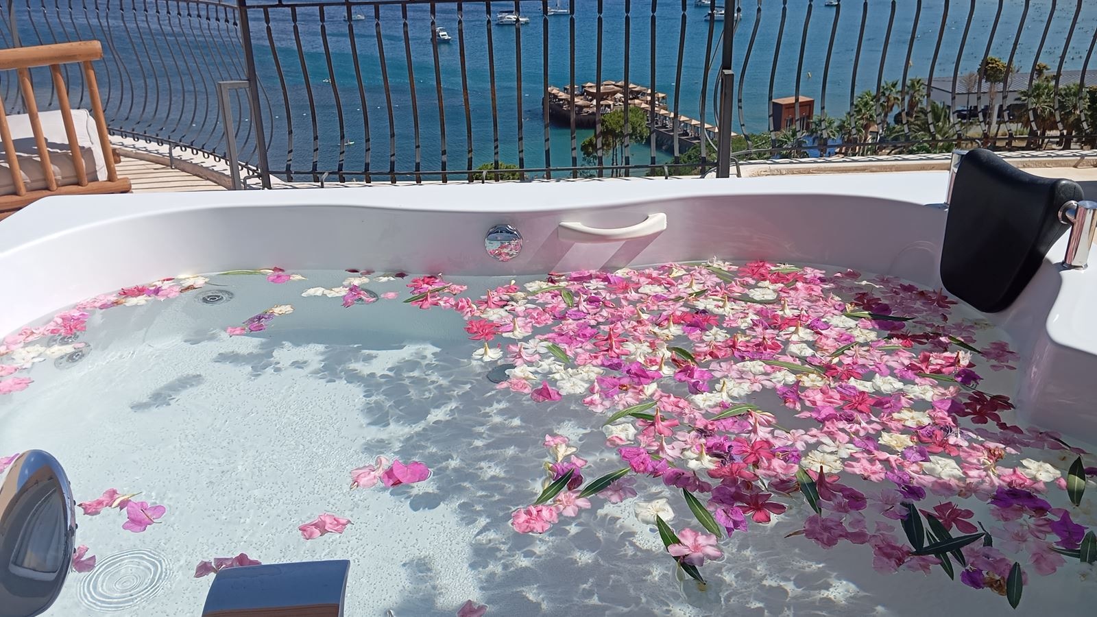 rooms-marin-suit-room