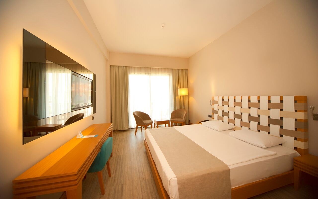 rooms-standart-land-view-room