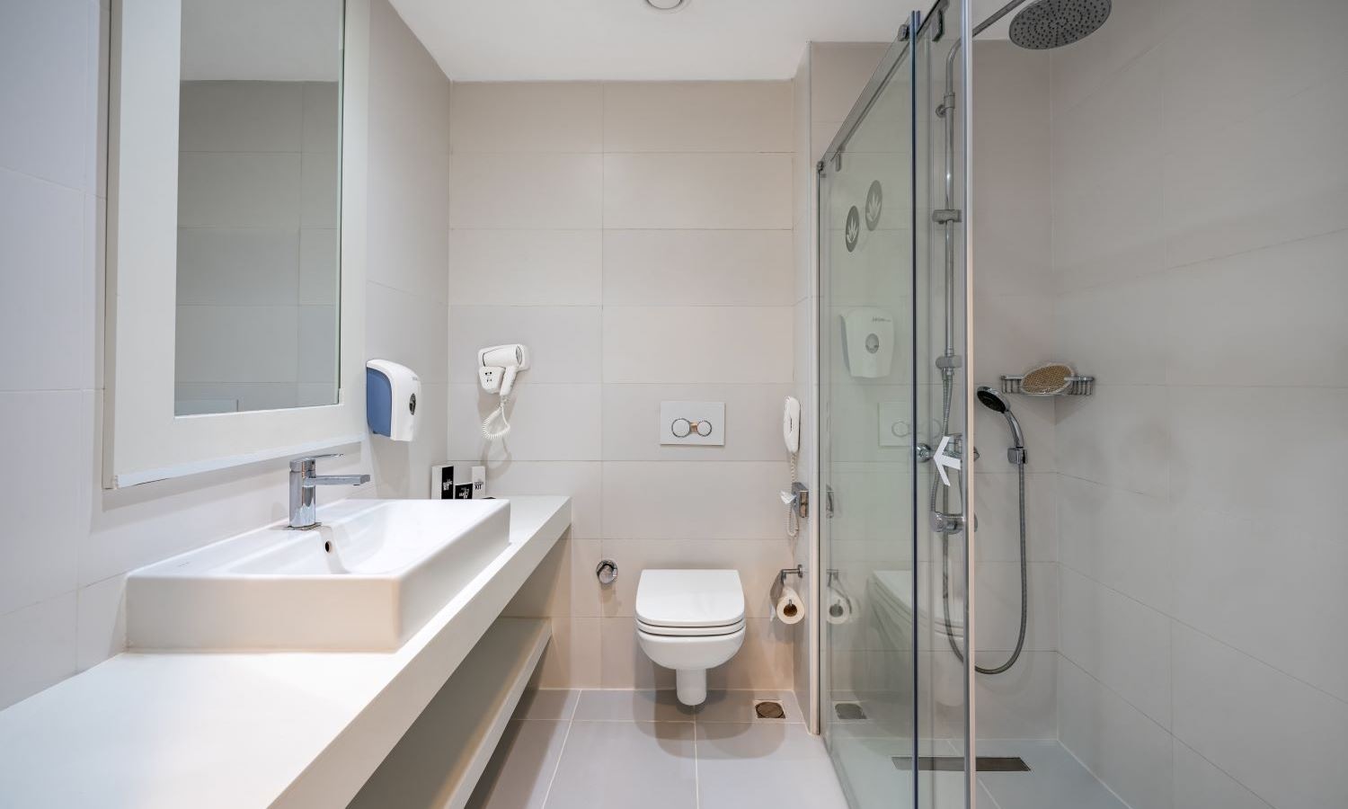 rooms-main-building-standard-room-no-balcony