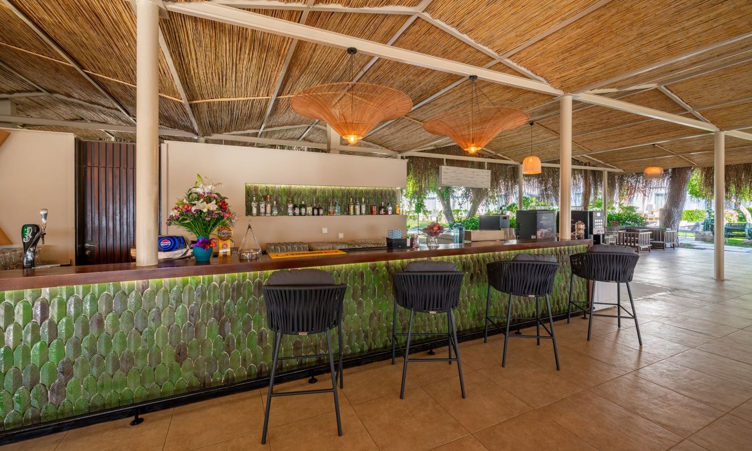 bars-paradiso-cafe-bar