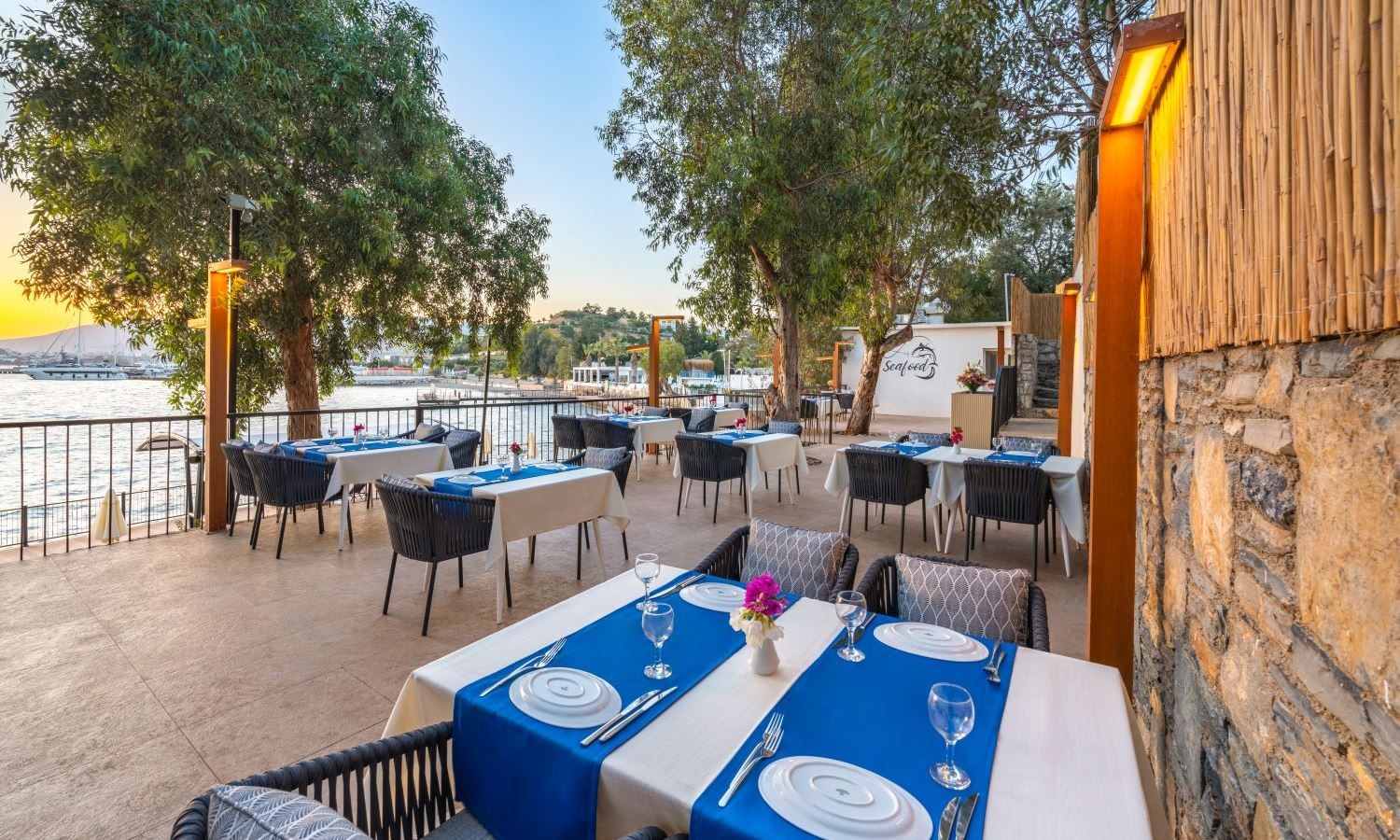 restaurants-taverna-restaurant