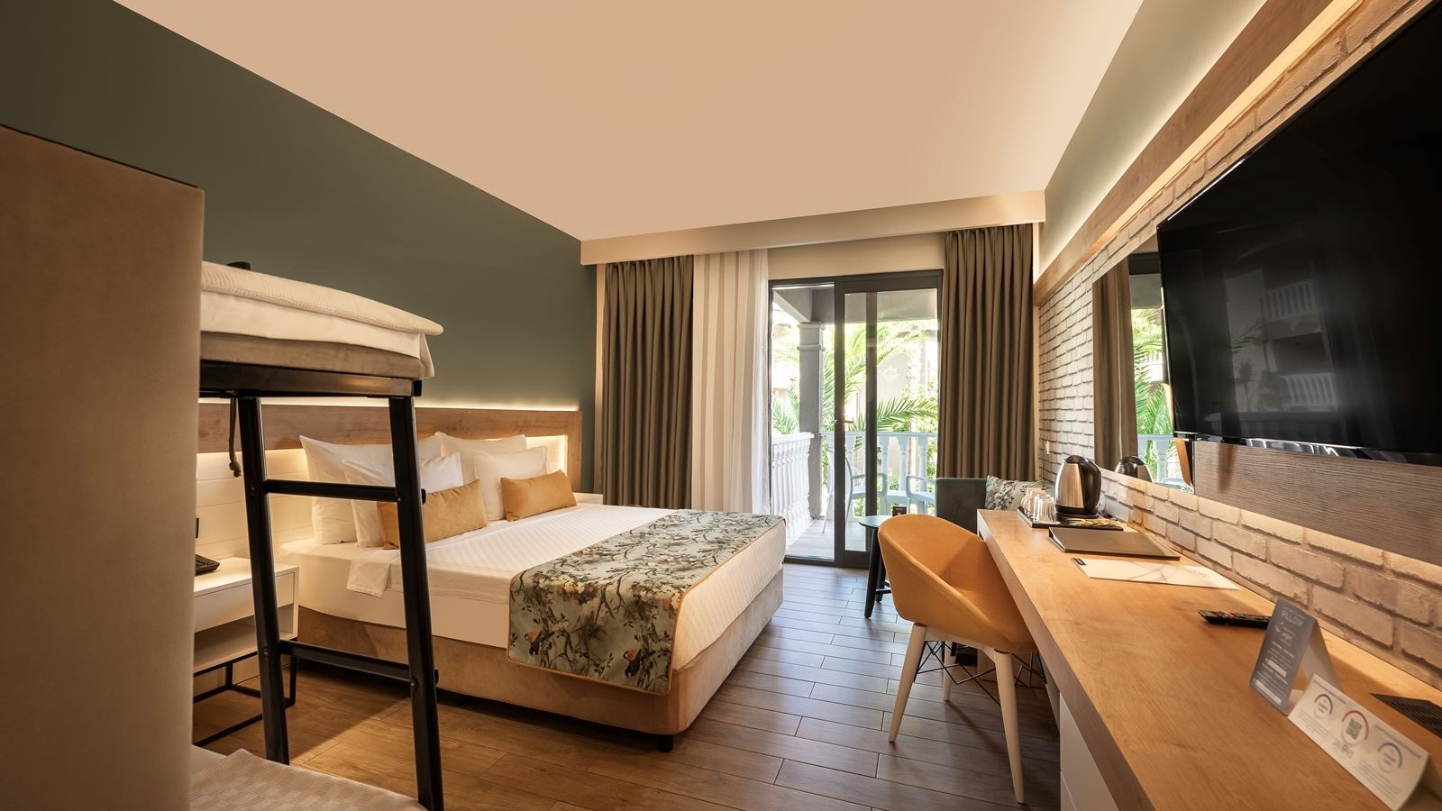 rooms-family-room-with-bunkbed