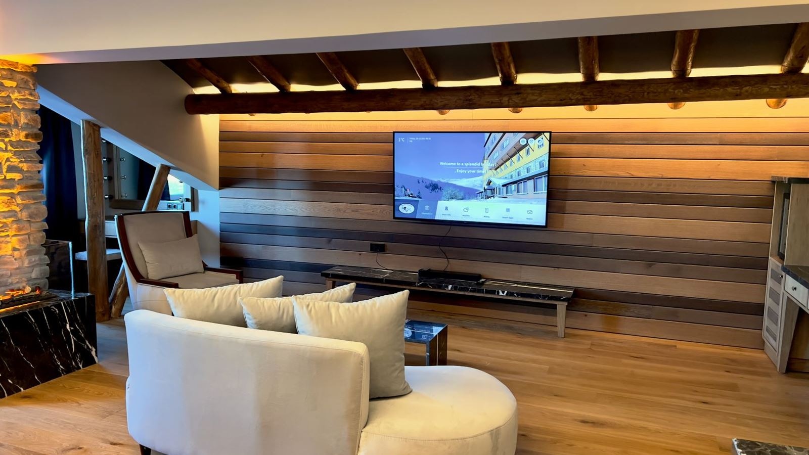 rooms-deluxe-suit-somineli