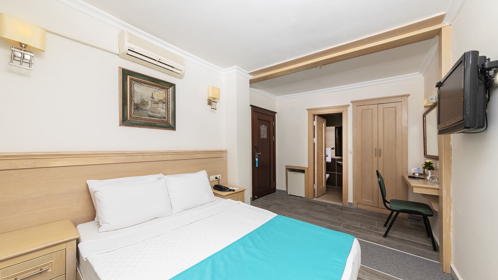 rooms-standard-room-land-view