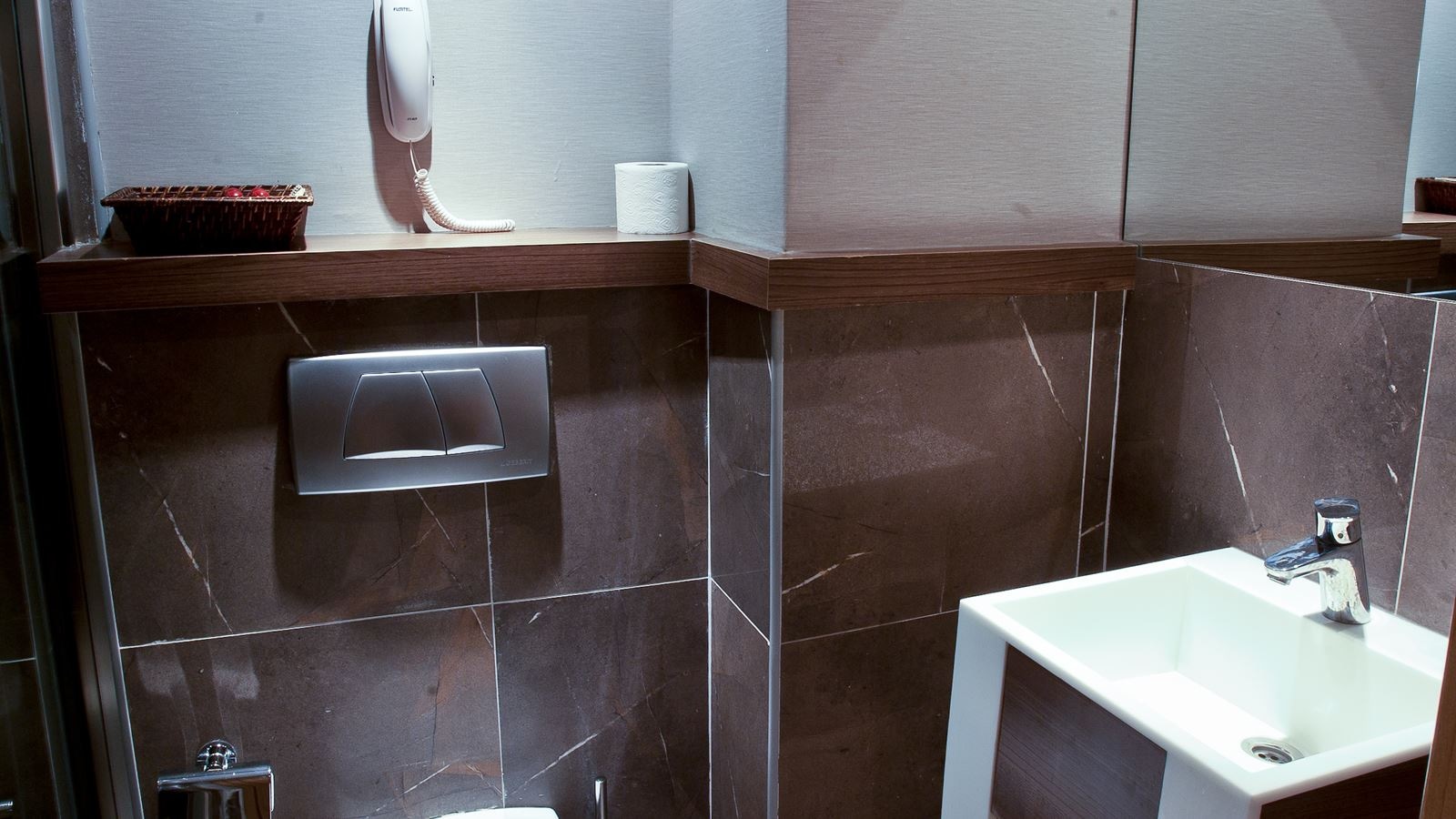 rooms-house-connecting-room