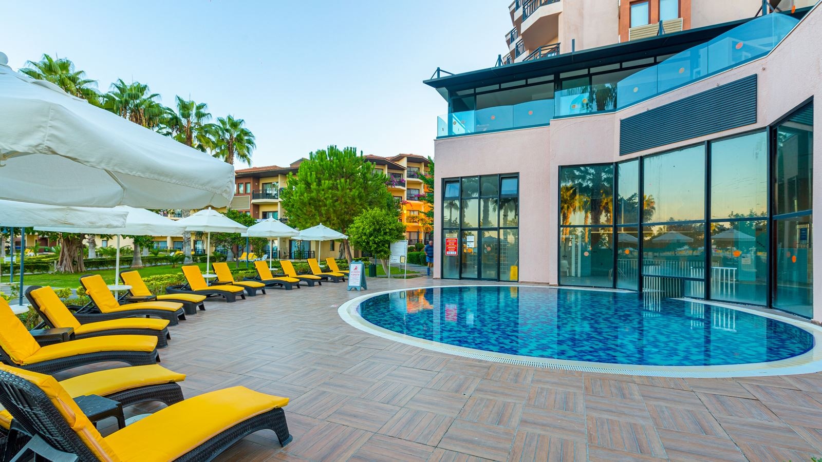 pools-outdoor--indoor-pool