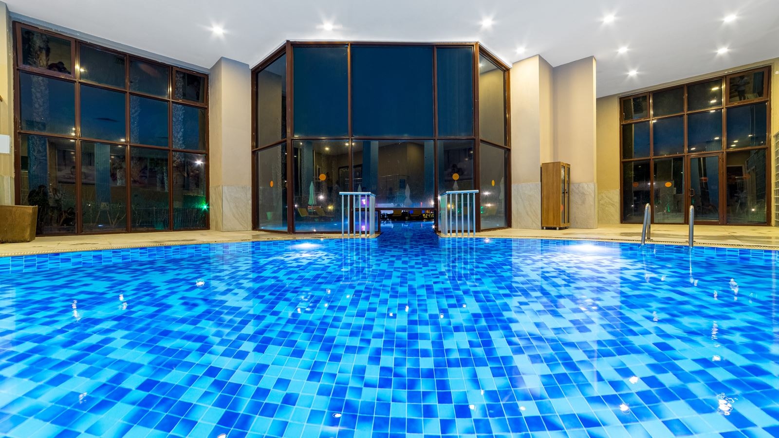 pools-indoor-pool