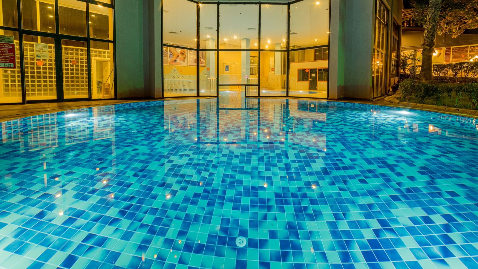 pools-outdoor--indoor-pool