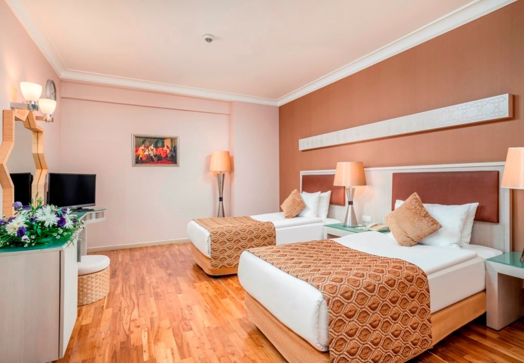 rooms-family-room-sea-view