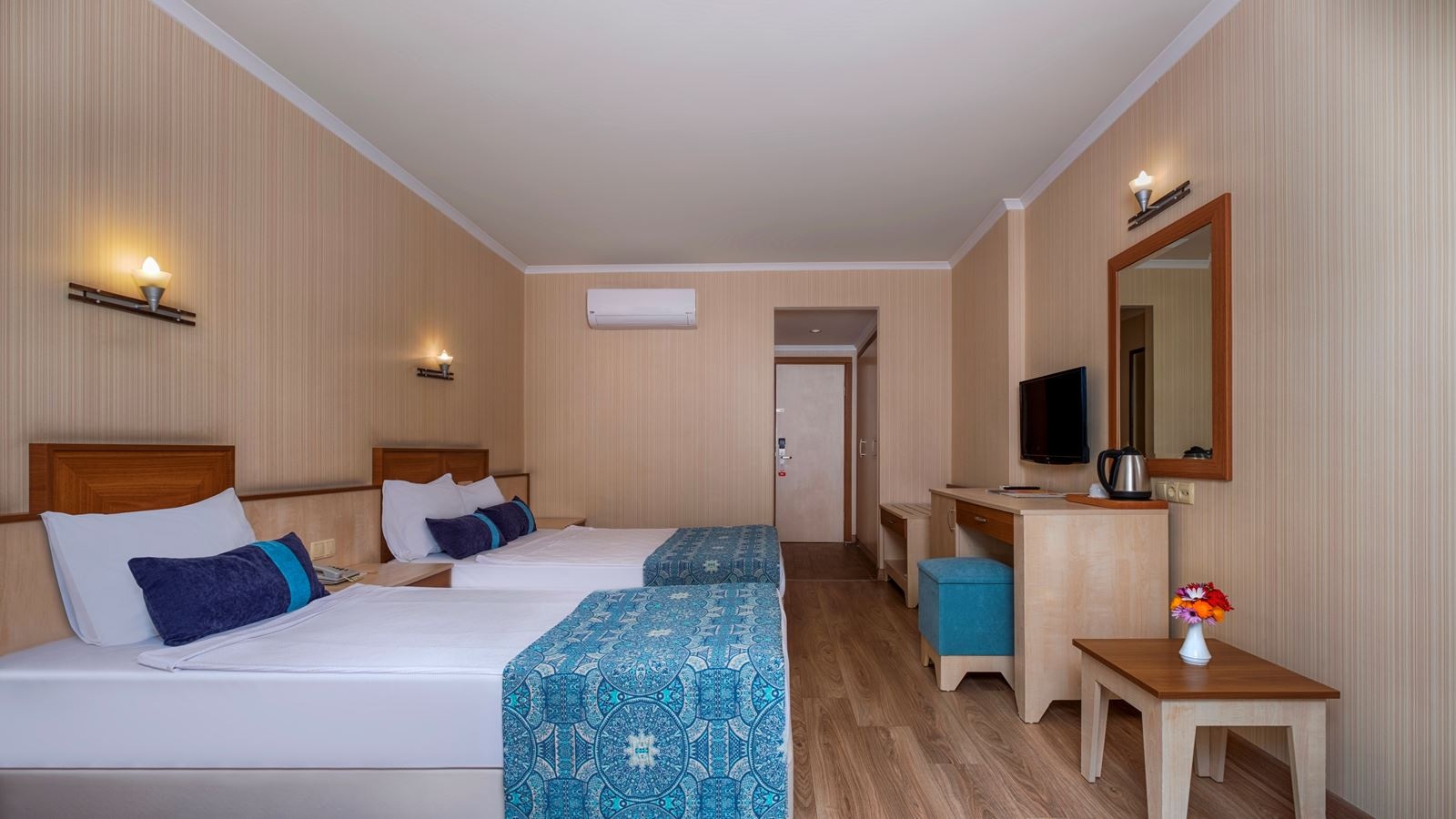 rooms-superior-room-side-sea-view