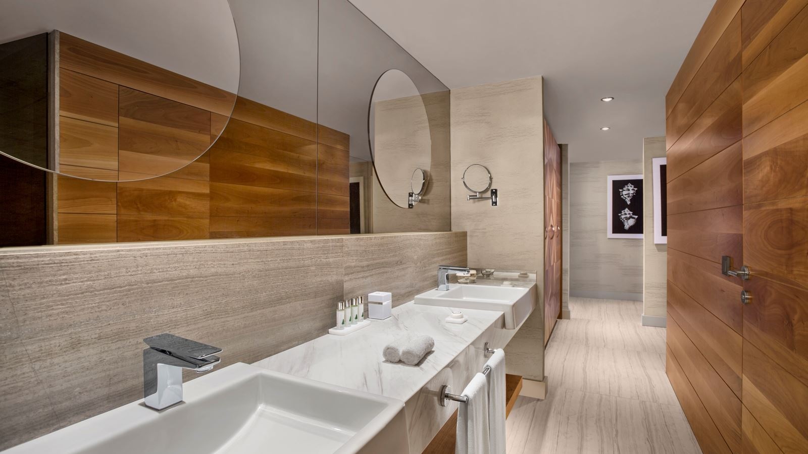 rooms-penthouse-suite-side-sea-view