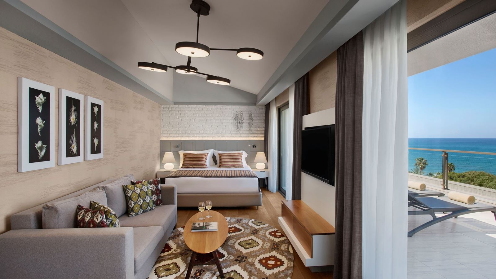 rooms-penthouse-suite-side-sea-view