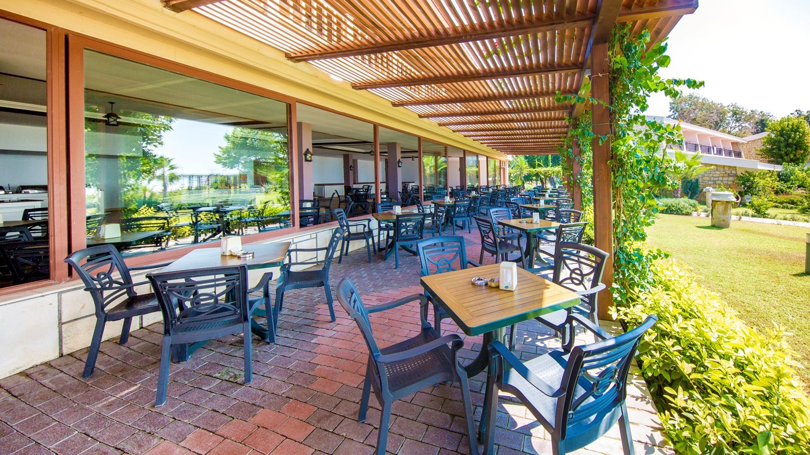 restaurants-ra-ra-snack-restaurant