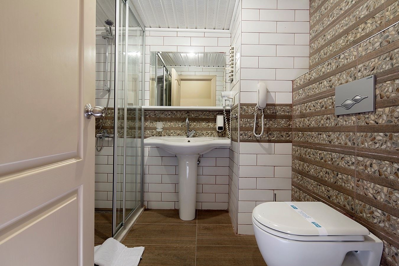 rooms-standard-room-side-sea-view