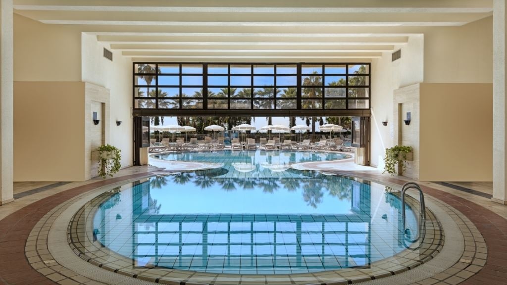 pools-indoor-pool