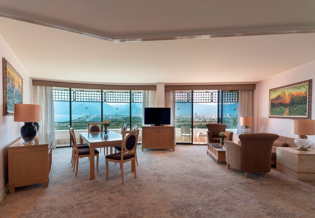 rooms-deluxe-suite