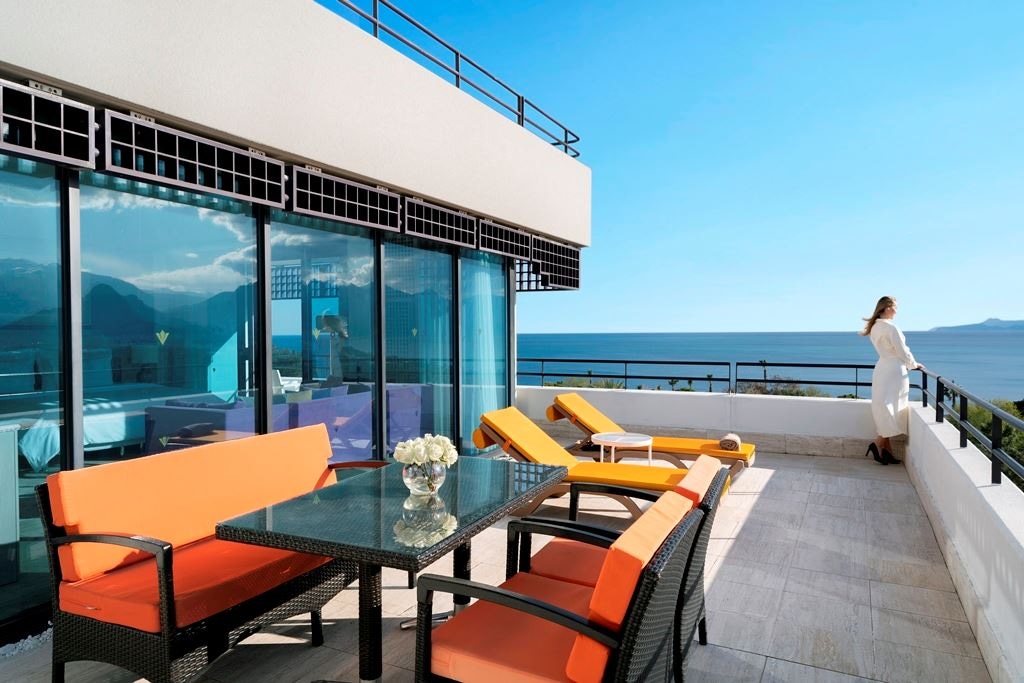 rooms-deluxe-terrace-suite