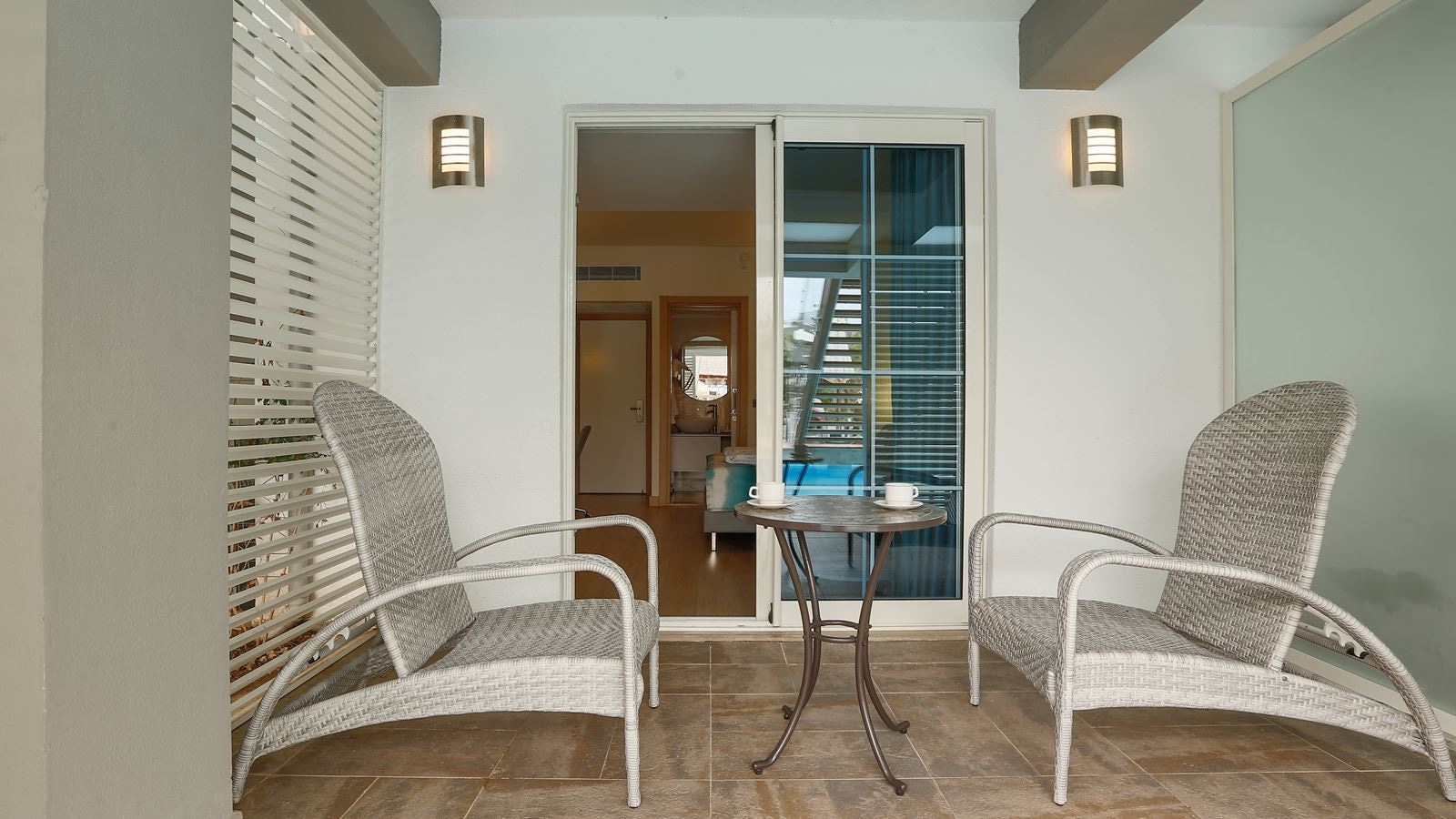 rooms-villa-swim-up-room