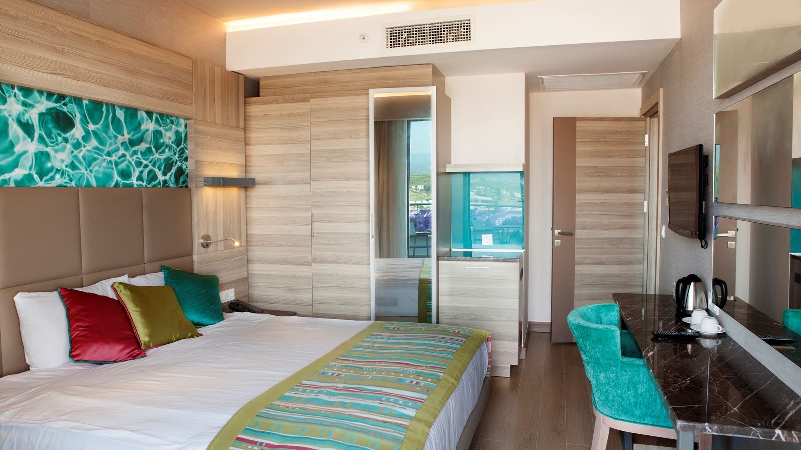 rooms-harmony-family-room-with-bunkbed